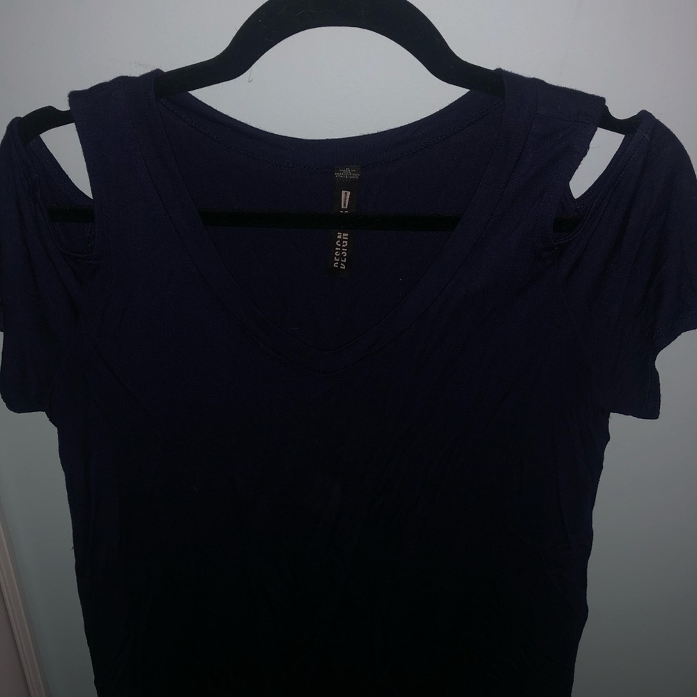 Navy tee shirt